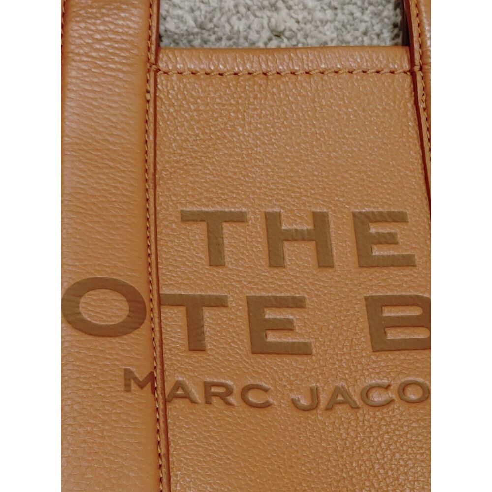 Marc Jacobs The Leather Small Tote bag in Brown - Picture 13 of 16